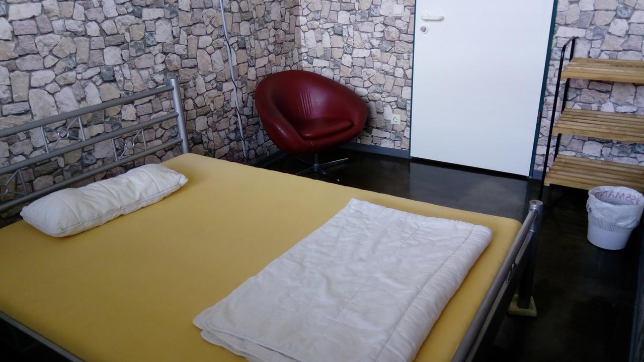 Penthouse Backpackers Hostel ออสนาบรึค ภายนอก รูปภาพ
