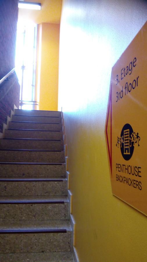 Penthouse Backpackers Hostel ออสนาบรึค ภายนอก รูปภาพ